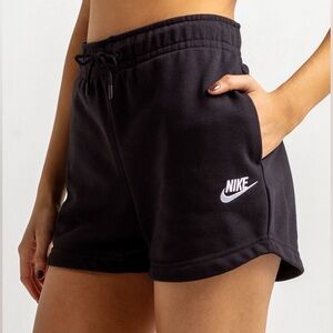 Tilly’s Nike Sportswear Essential Women’s Sweat Shorts - Brand New Without Tags